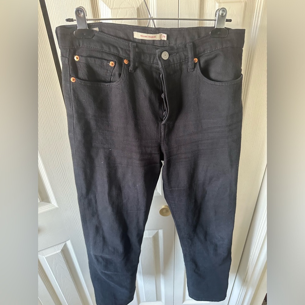 Wedgie Straight Fit Levi’s Size 29
